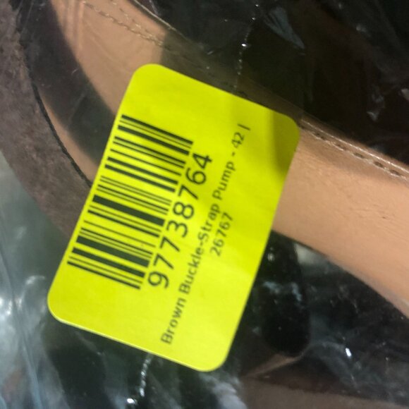 RXFSP - Two Tone Brown Buckle Strap Pump - Picture 7 of 8